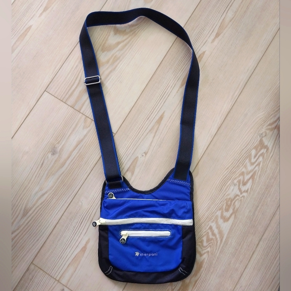 Sherpani Switch Crossbody Bag